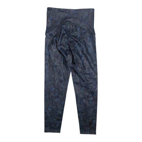 NWT SPANX Reptile 7/8 High Waist Workout Leggings In Navy Reptile Size Small - Picture 2 of 10